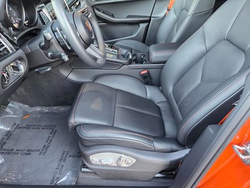 Certified 2025 Porsche Macan image 25