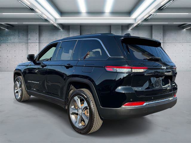 Used 2023 Jeep Grand Cherokee Limited w/ Luxury Tech Group II AWD/4WD image 31