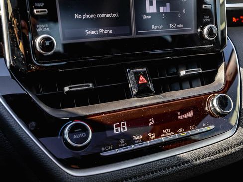 Used 2020 Toyota Corolla SE w/ SE Premium Package FWD image 15
