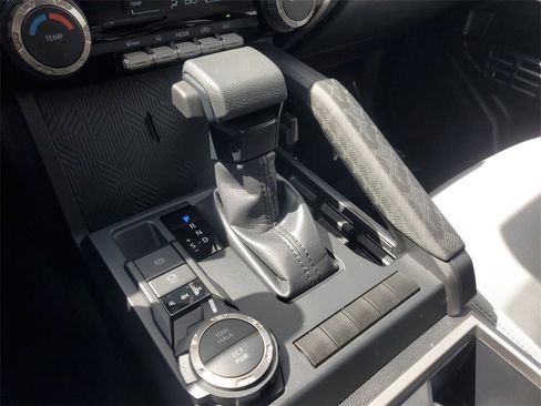 Used 2025 Toyota Tacoma SR5 image 27