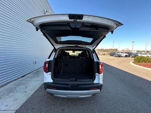 Used 2023 GMC Acadia SLT image 56