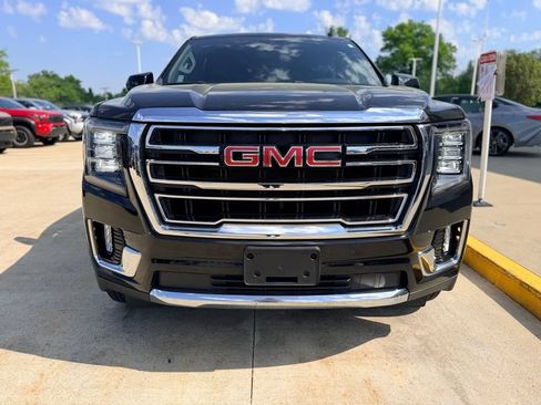 Used 2023 GMC Yukon XL SLT AWD/4WD image 2