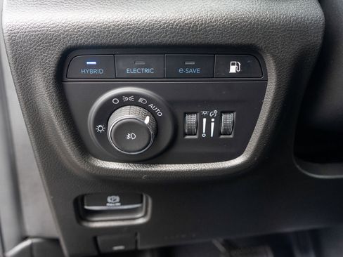 Used 2022 Jeep Grand Cherokee Limited 4xe w/ Luxury Tech Group II AWD/4WD image 17