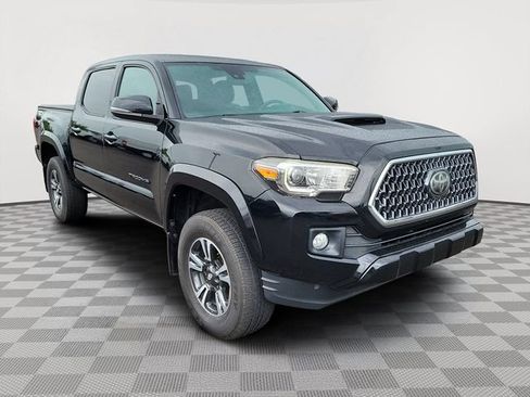 Used 2019 Toyota Tacoma TRD Sport AWD/4WD image 7