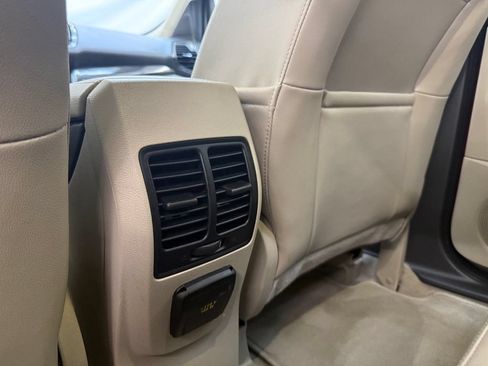 Used 2016 Ford Escape Titanium FWD image 17