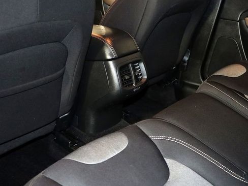 Used 2017 Jeep Cherokee Sport image 15