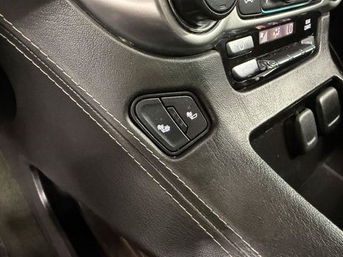Used 2017 Chevrolet Suburban LT AWD/4WD image 23