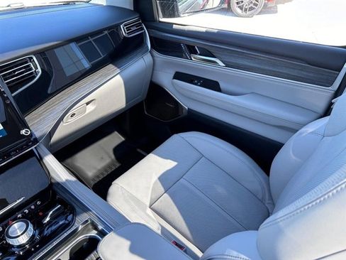 New 2024 Jeep Wagoneer L Series III w/ Premium Group I image 21