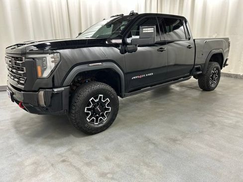 Used 2024 GMC Sierra 2500 AT4X AWD/4WD image 2