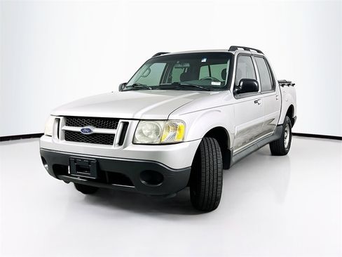 Used 2004 Ford Explorer Sport Trac image 2