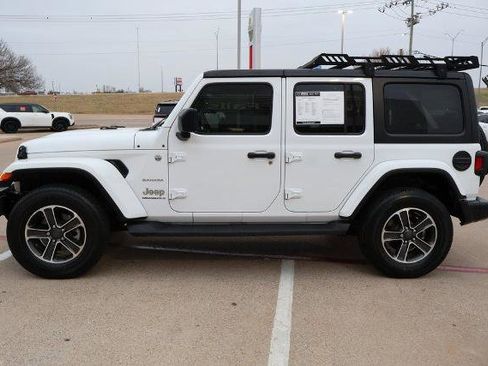 Used 2023 Jeep Wrangler Unlimited Sahara AWD/4WD image 2