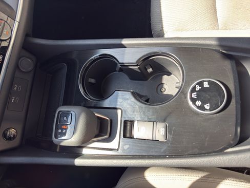 Certified 2025 Nissan Rogue SV AWD/4WD image 22