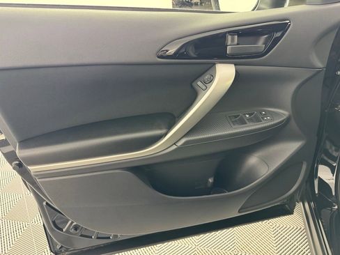 Used 2025 Mitsubishi Eclipse Cross ES image 9