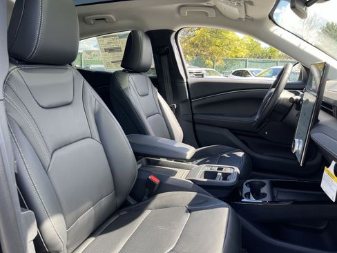 New 2025 Ford Mustang Mach-E Premium image 27