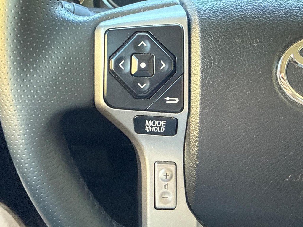 Used 2018 Toyota 4Runner SR5 Premium AWD/4WD image 18