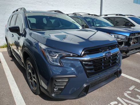 Certified 2025 Subaru Ascent Limited AWD/4WD image 1