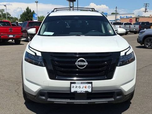 Used 2023 Nissan Pathfinder SV w/ SV Black Package AWD/4WD image 3