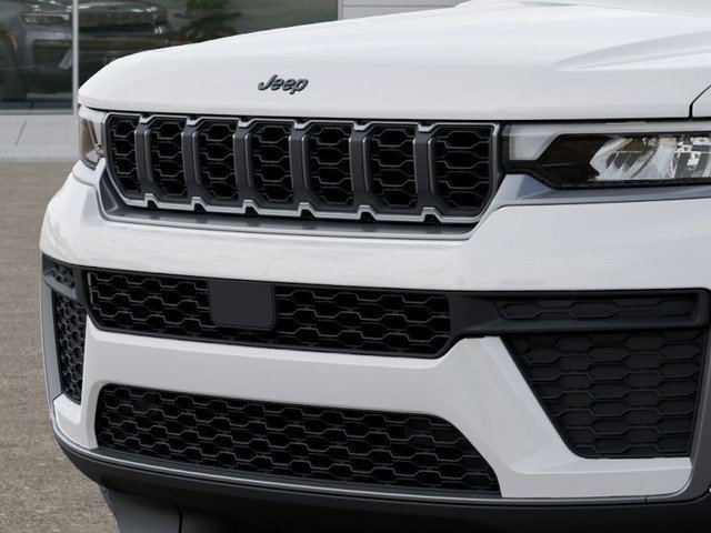 New 2027 Jeep Grand Cherokee Altitude AWD/4WD image 11