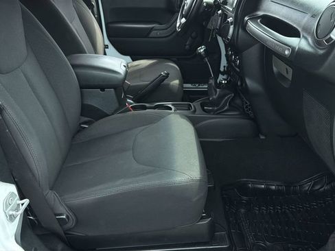 Used 2017 Jeep Wrangler Sport AWD/4WD image 32