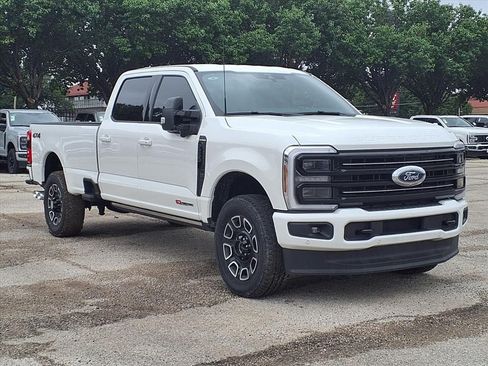 New 2026 Ford F250 Platinum AWD/4WD image 3