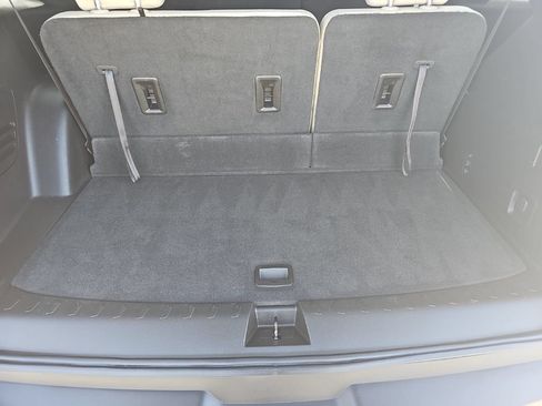 Used 2023 Chevrolet Traverse LS FWD image 20