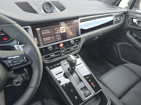 New 2026 Porsche Macan Turbo image 20
