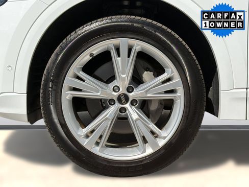 Used 2022 Audi Q8 Premium AWD/4WD image 12
