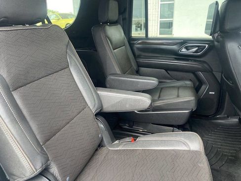 Used 2023 Chevrolet Suburban High Country image 34