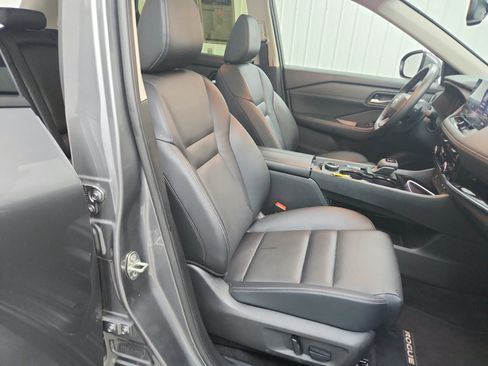 Used 2025 Nissan Rogue SL w/ SL Premium Package AWD/4WD image 39
