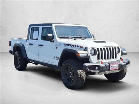 Used 2021 Jeep Gladiator Mojave w/ Trailer Tow Package AWD/4WD image 3
