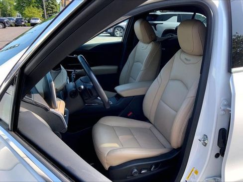 Used 2024 Cadillac XT4 Premium Luxury w/ Cold Weather Package AWD/4WD image 25