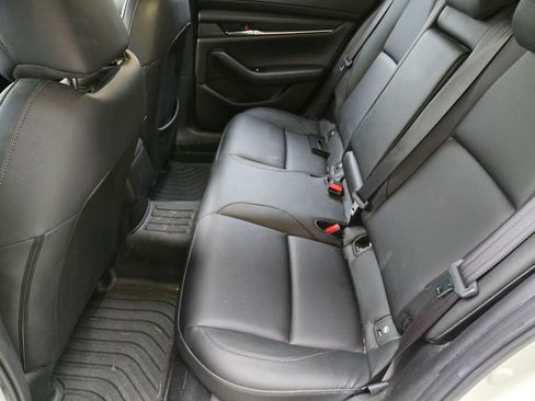 Used 2019 MAZDA MAZDA3 Hatchback w/ Preferred Package image 7