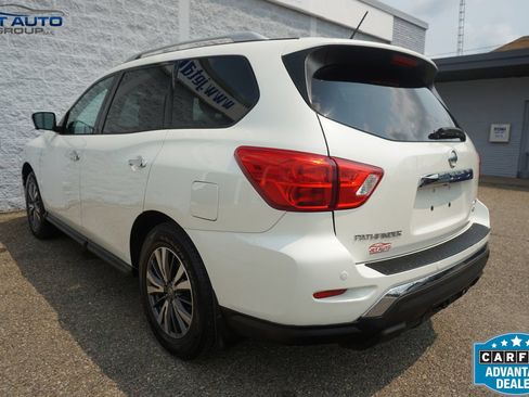 Used 2017 Nissan Pathfinder SL w/ Trailer Tow Package AWD/4WD image 8