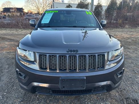 Used 2015 Jeep Grand Cherokee Altitude image 2