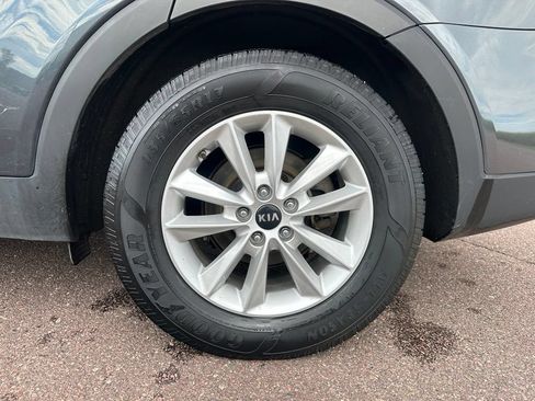 Used 2020 Kia Sorento LX FWD image 42