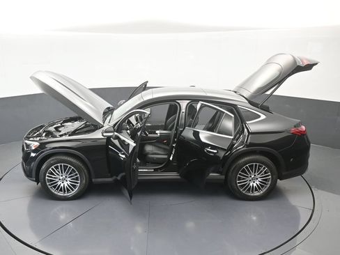 Used 2025 Mercedes-Benz GLC 300 4MATIC image 67