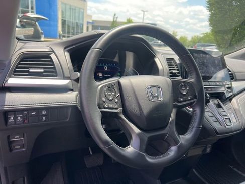 Certified 2024 Honda Odyssey EX-L image 16