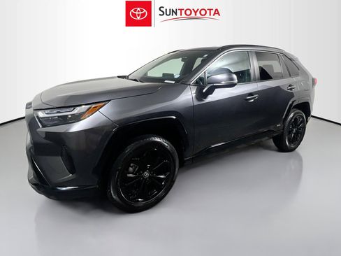 Used 2023 Toyota RAV4 SE image 9