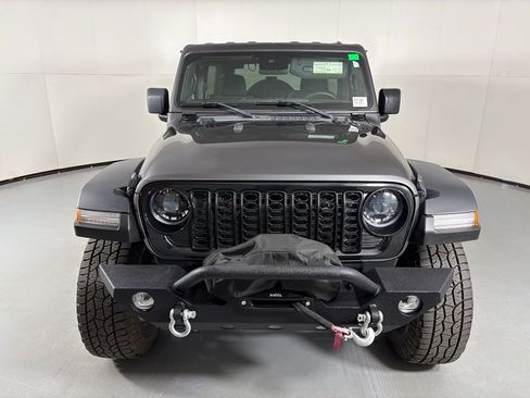 Used 2024 Jeep Wrangler Unlimited Sport AWD/4WD image 3