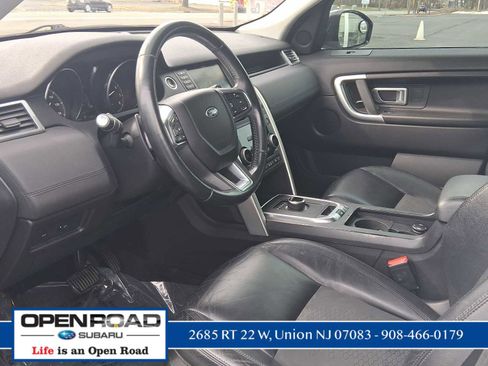 Used 2017 Land Rover Discovery Sport SE image 13