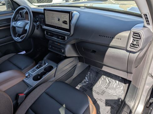 Used 2025 Ford Bronco Sport Outer Banks AWD/4WD image 34
