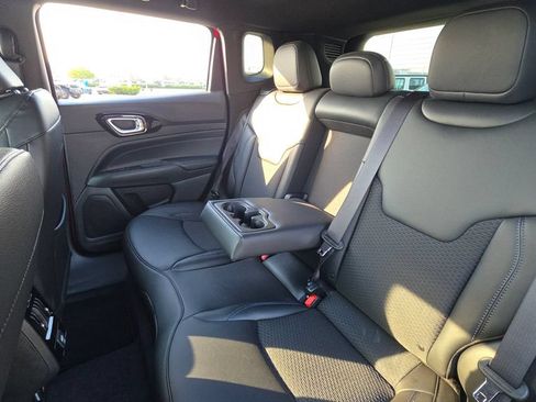 New 2026 Jeep Compass Latitude AWD/4WD image 17