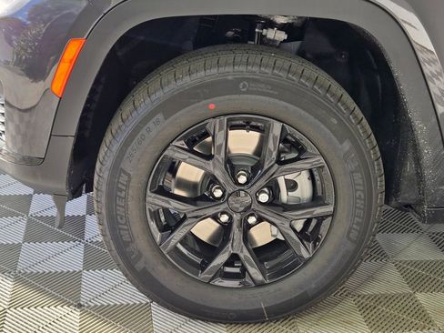 New 2025 Jeep Grand Cherokee L Laredo RWD image 5