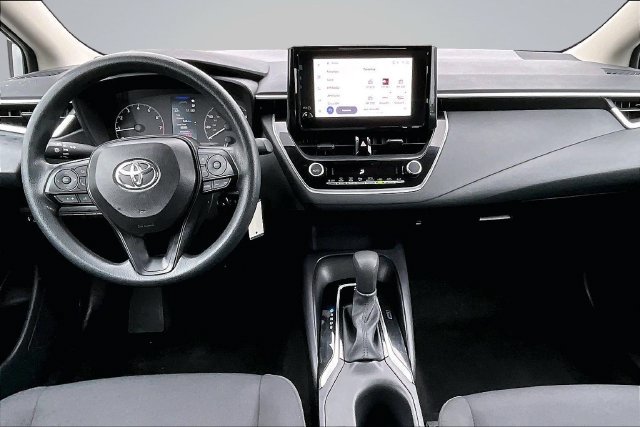 Used 2025 Toyota Corolla LE FWD image 7