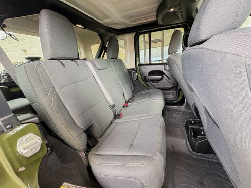 Used 2024 Jeep Wrangler Willys image 21