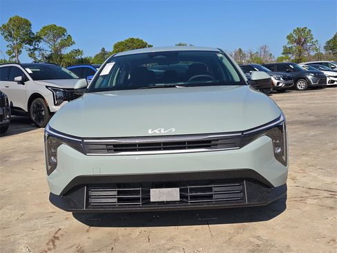New 2025 Kia K4 LXS image 3