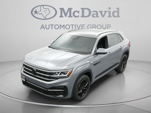 Used 2020 Volkswagen Atlas Cross Sport SEL R-Line FWD image 35