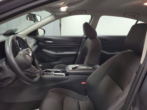 Used 2024 Nissan Altima 2.5 SV image 12