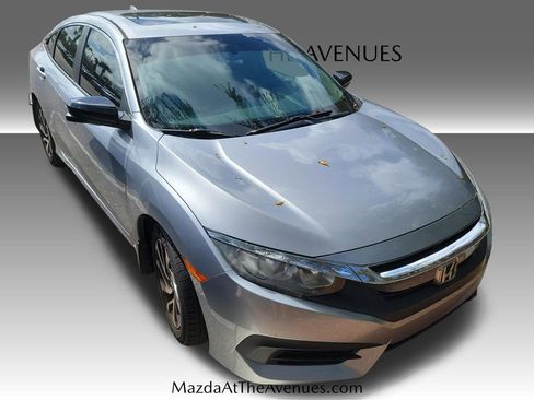Used 2018 Honda Civic EX image 16