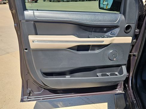 Used 2024 Ford Expedition Max Limited RWD image 14